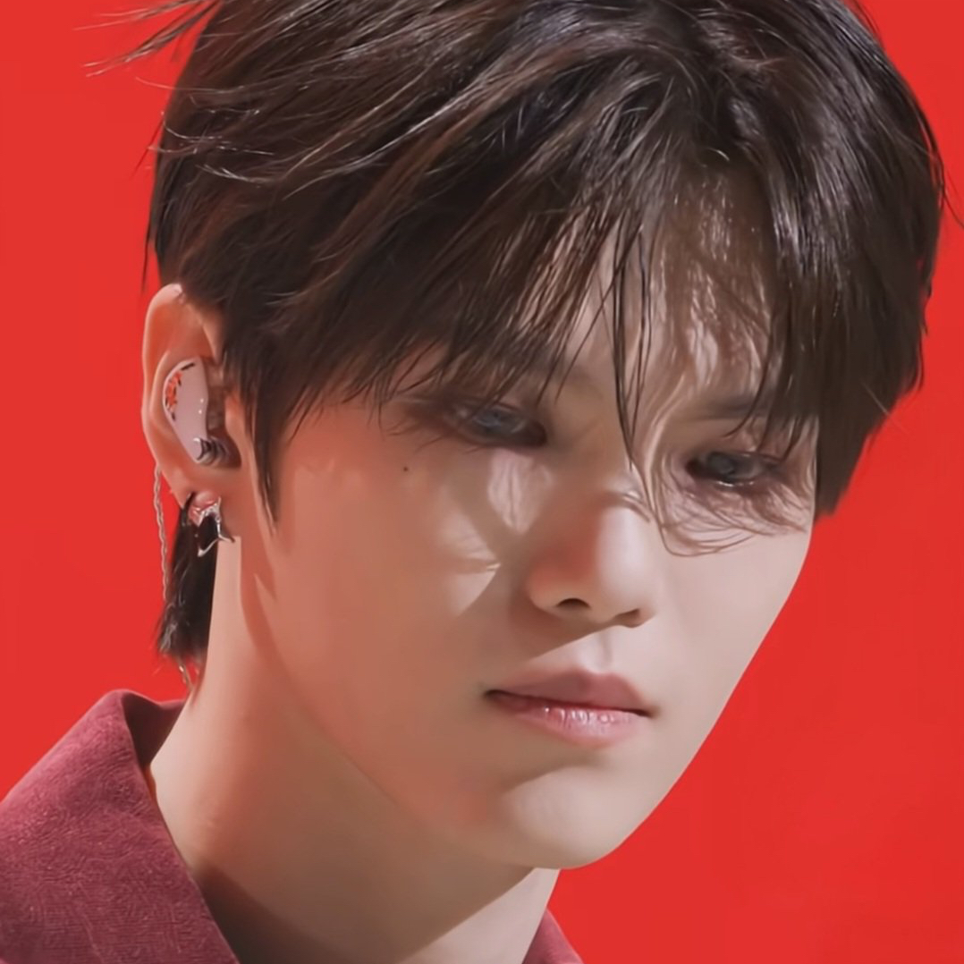 Latest photo of Gyehyeon (VERIVERY)
