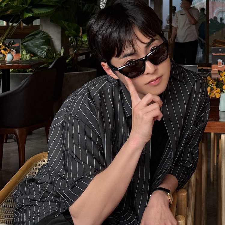 Behind-the-scenes cut of Xiumin (EXO)