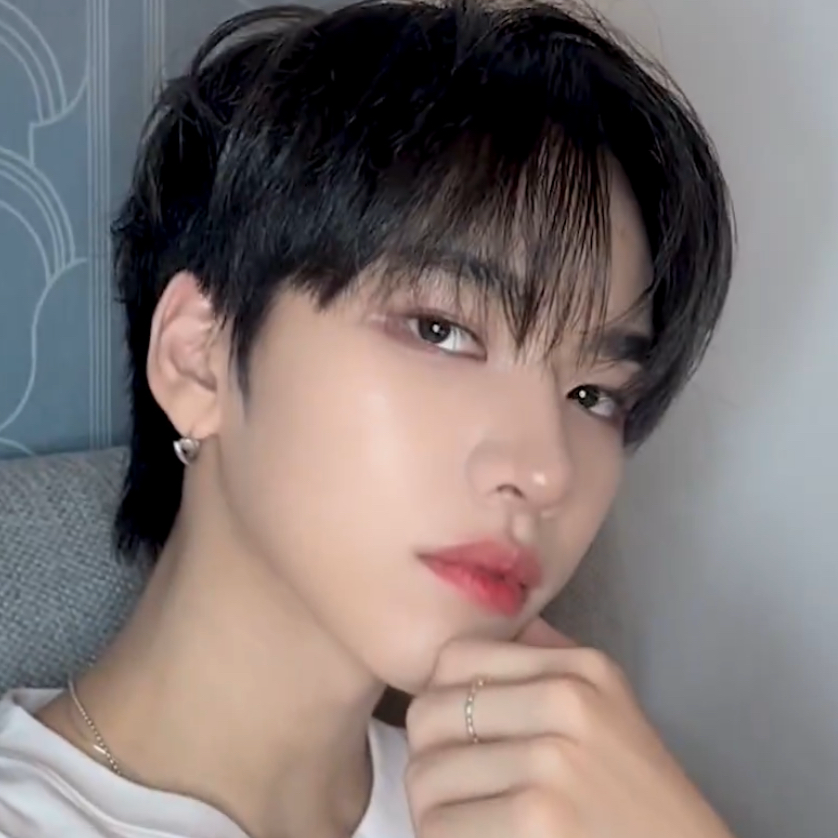 Latest photo of Hanjun (n.SSign)