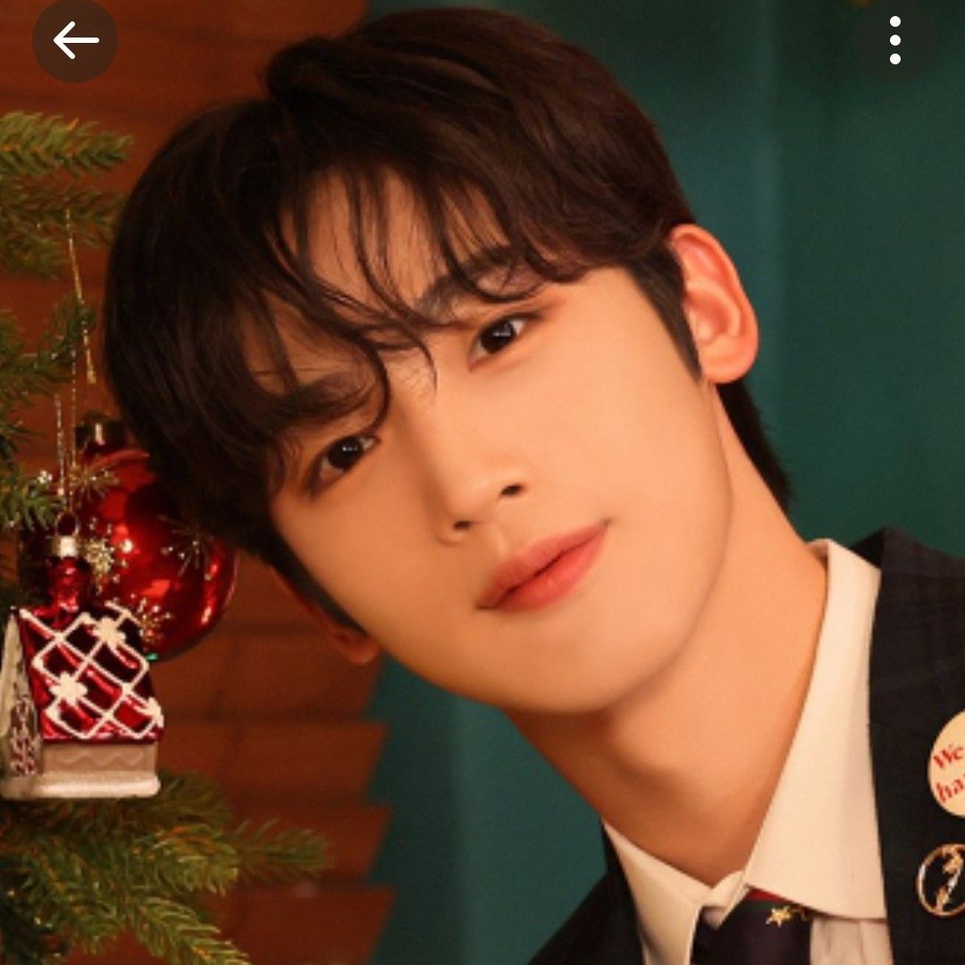 Latest photo of Kim Yohan (WEi)