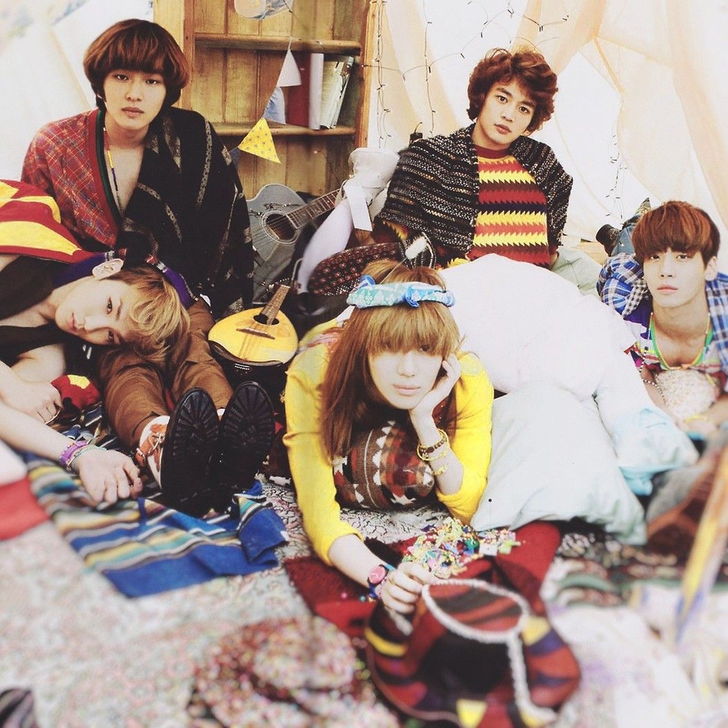 Behind-the-scenes cut of SHINee