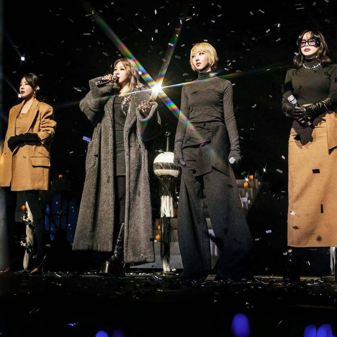 Recent activity shot of 2NE1