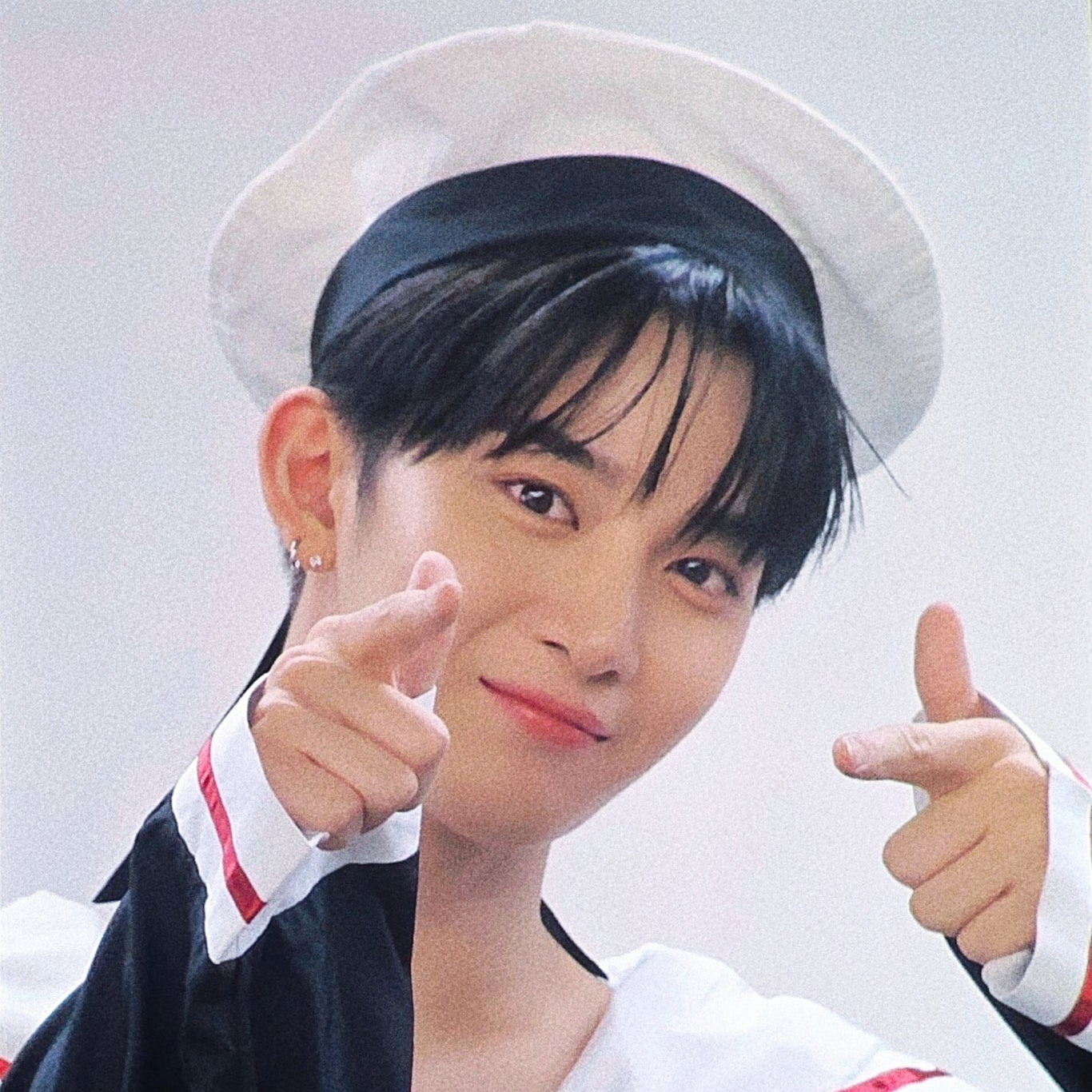 Foto terbaru Bae Jinyoung