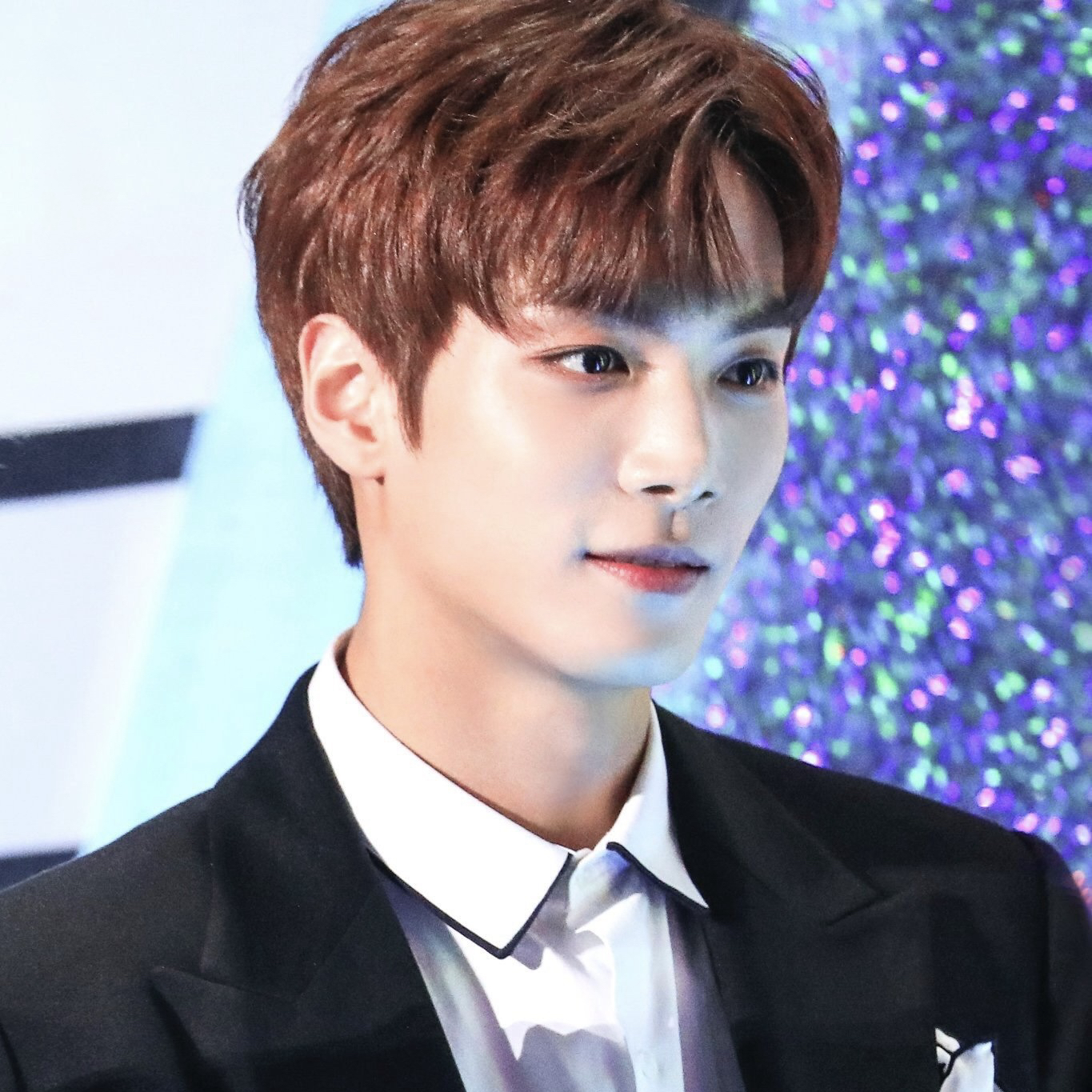 A moment captured by Kim Jonghyeon's fan