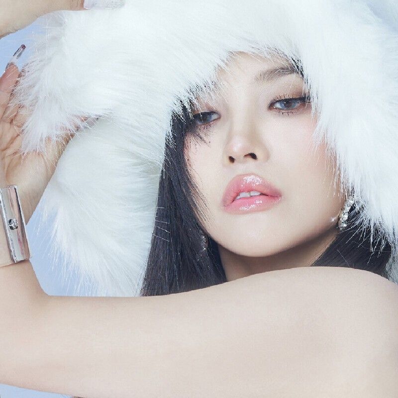 Latest photo of Soyeon (i-dle)