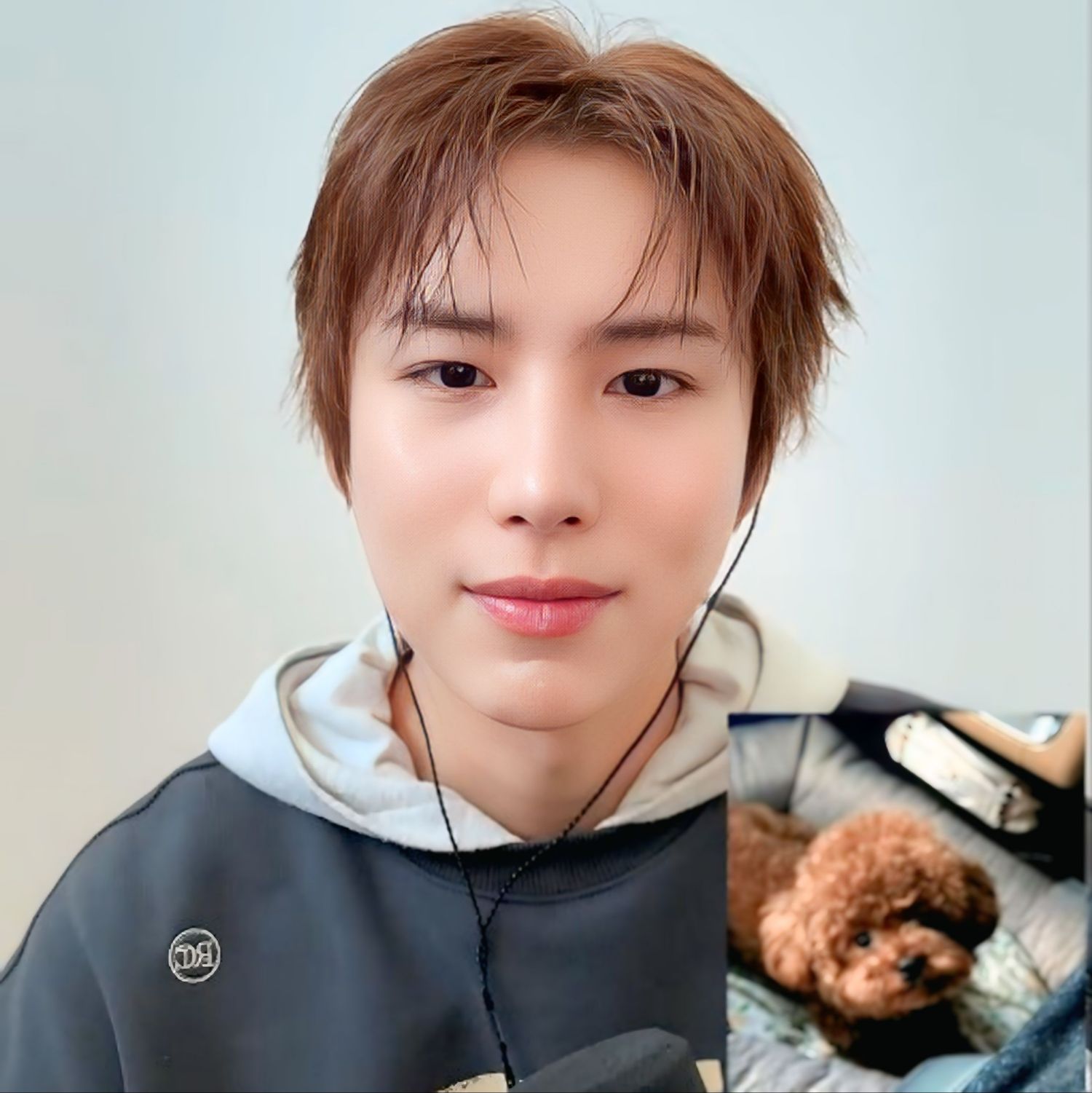 A moment captured by Wow (A.C.E)'s fan