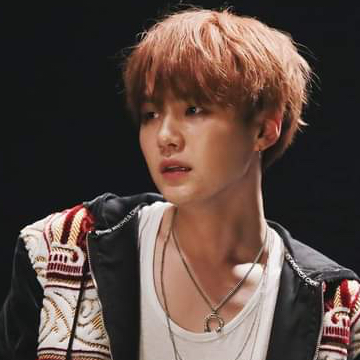 SUGA (防弹少年团)的幕后花絮