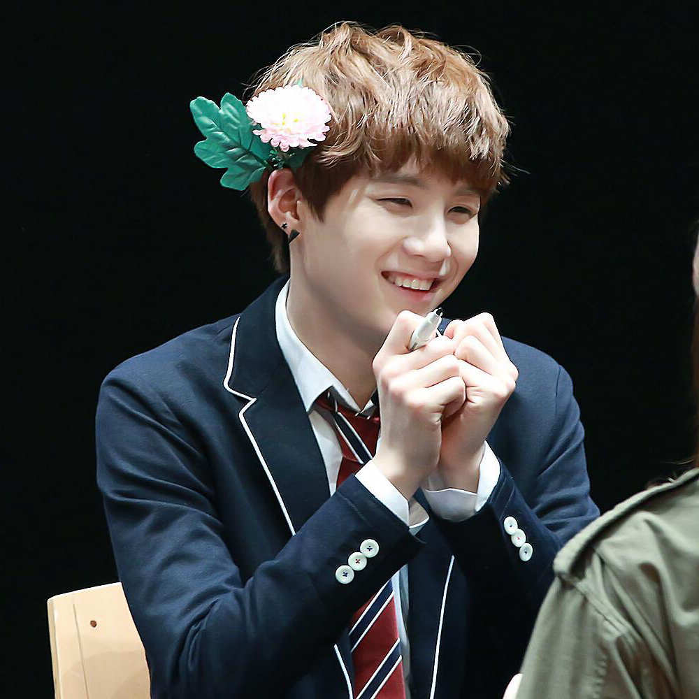 슈가 (방탄소년단)의 최신 사진