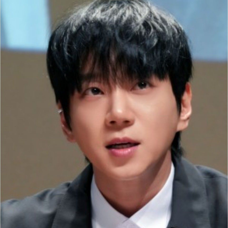 Latest photo of Hwang Chiyeol