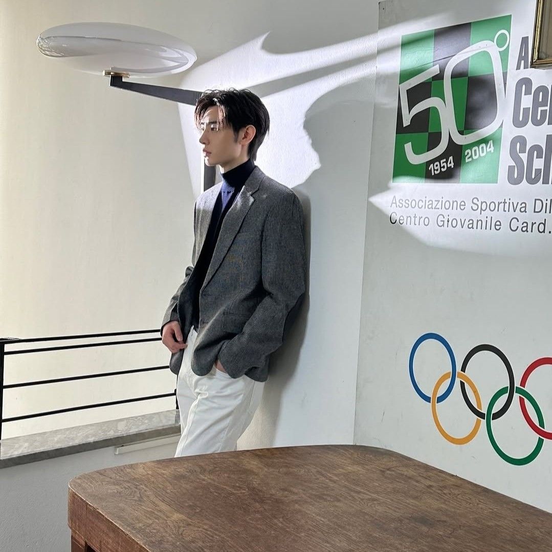 Foto aktivitas terbaru Sunghoon (ENHYPEN)