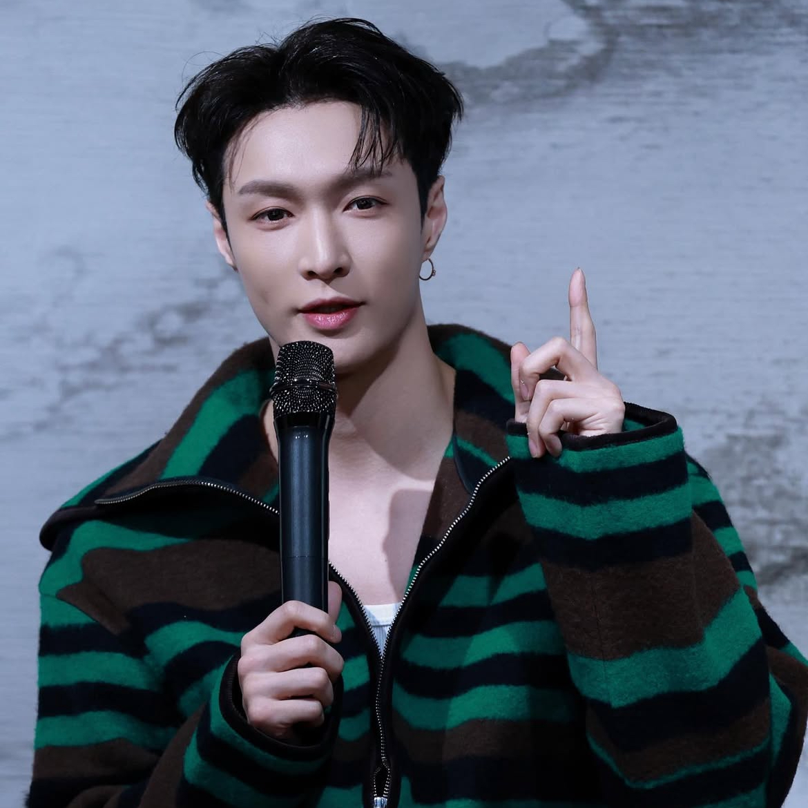Momen yang diabadikan oleh penggemar Lay (EXO)