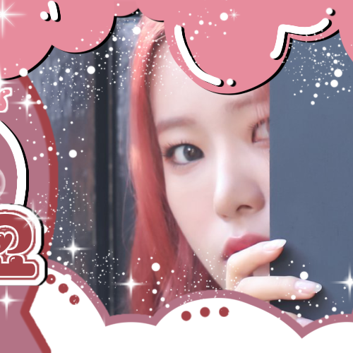 A moment captured by Monday (Weeekly)'s fan