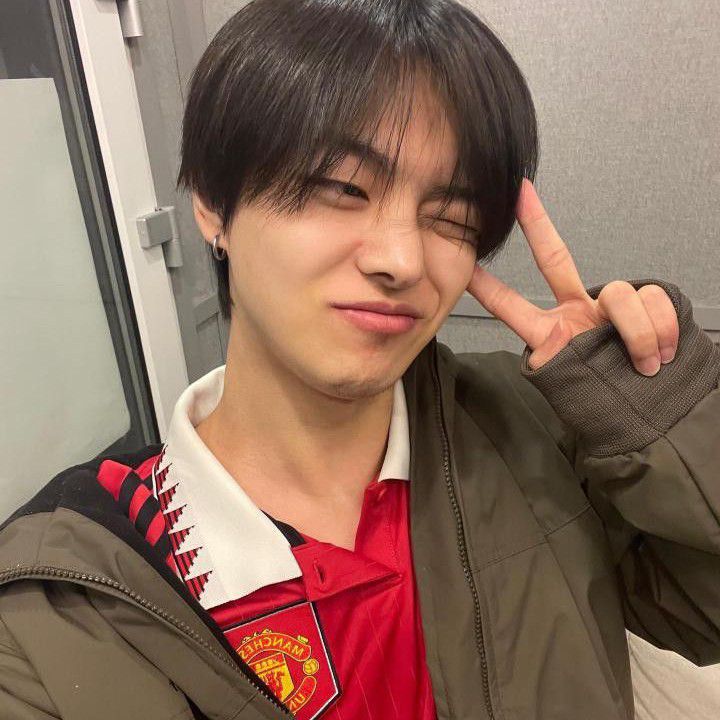 Recent activity shot of Lee Leo