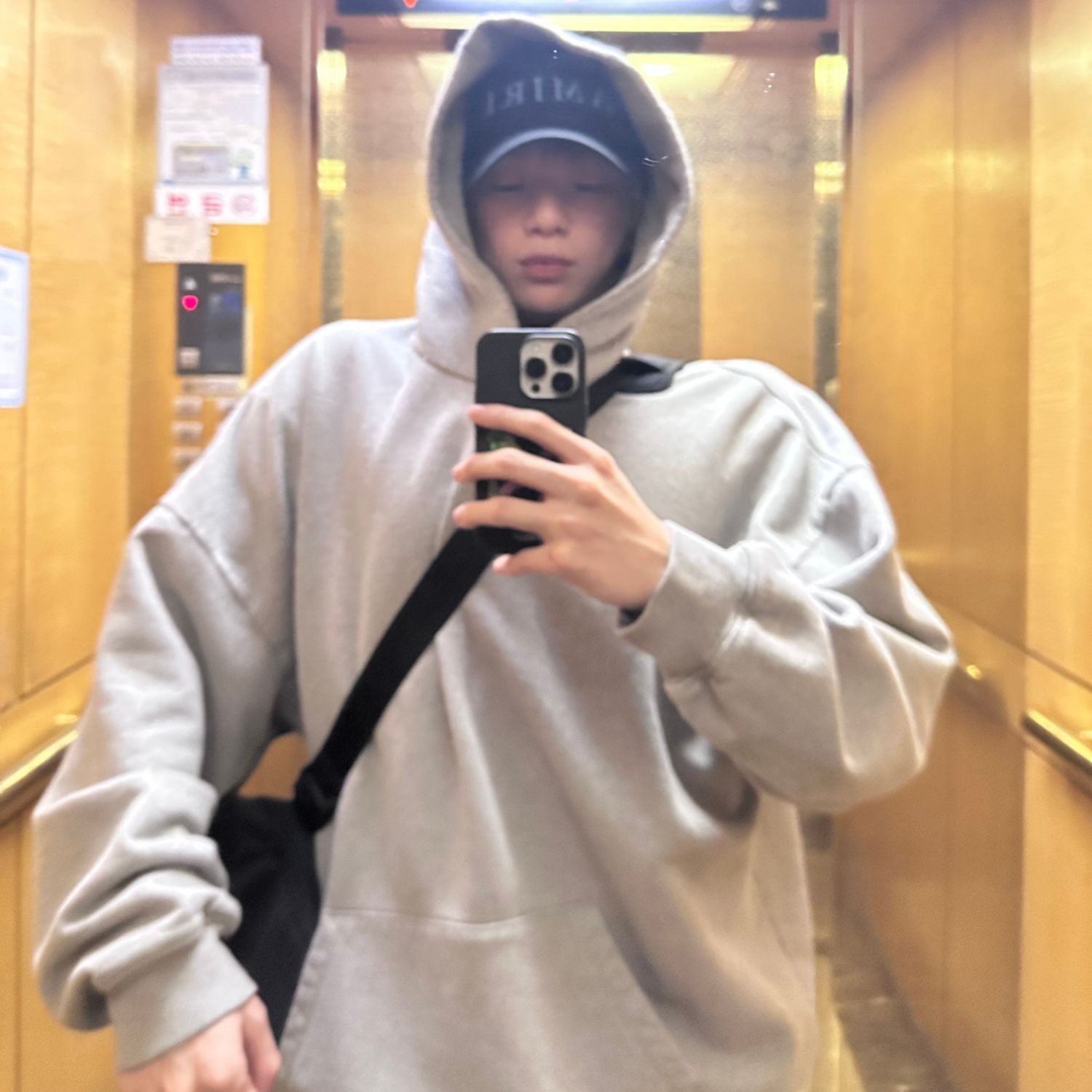 Behind-the-scenes cut of Kang Daniel