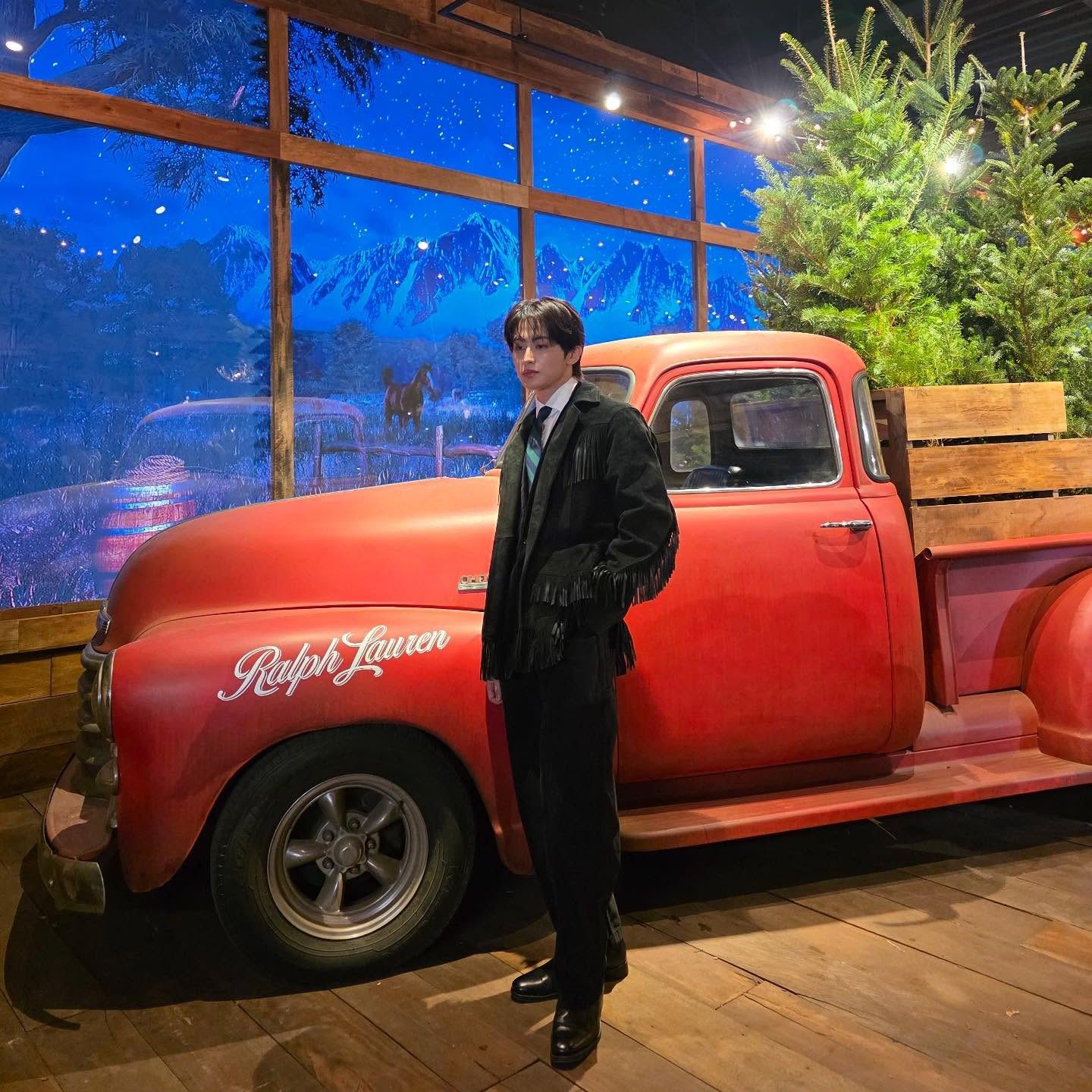 Latest photo of Mark (NCT 127, NCT DREAM)