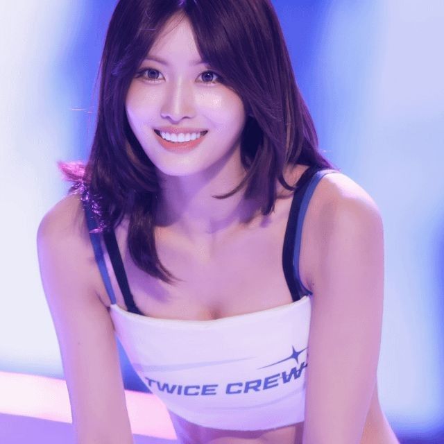 모모 (TWICE) 최근 활동샷