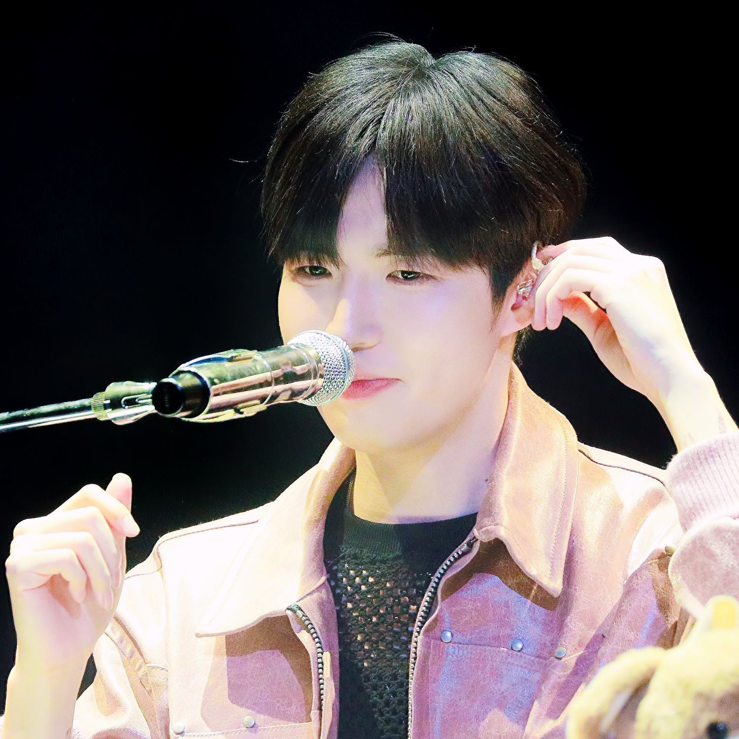 A moment captured by Kim Jaehwan's fan