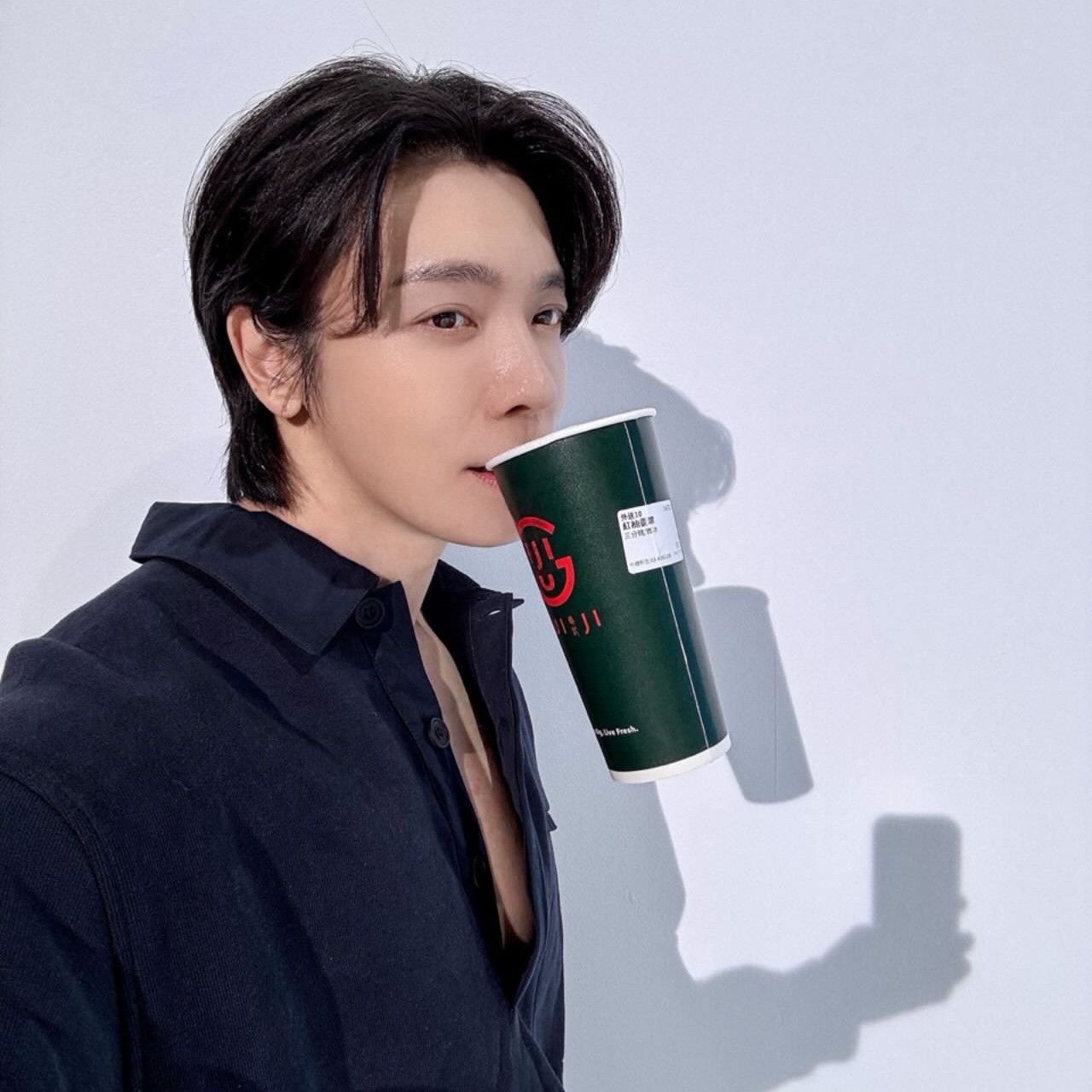 A moment captured by Donghae (Super Junior)'s fan
