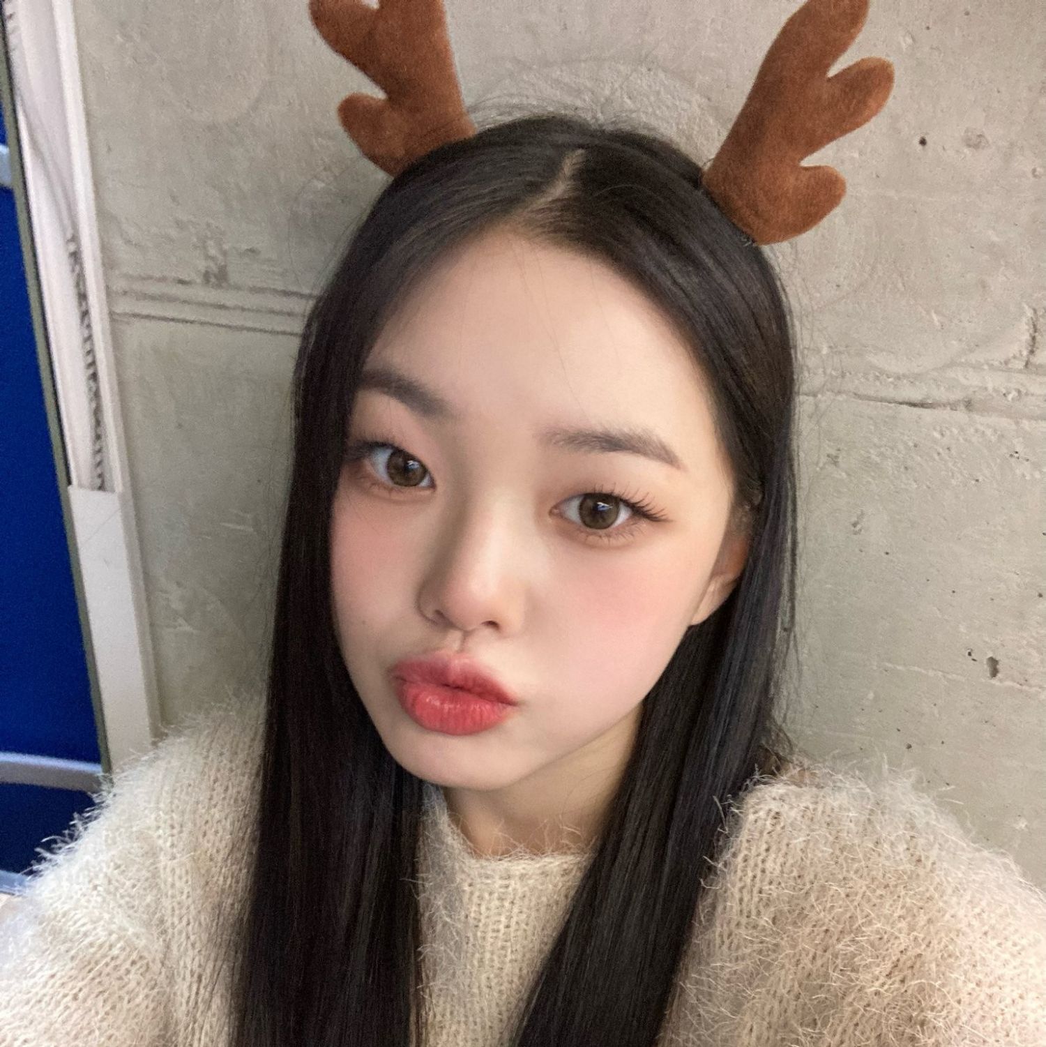 Recent activity shot of Park Boeun (CLASS:y)