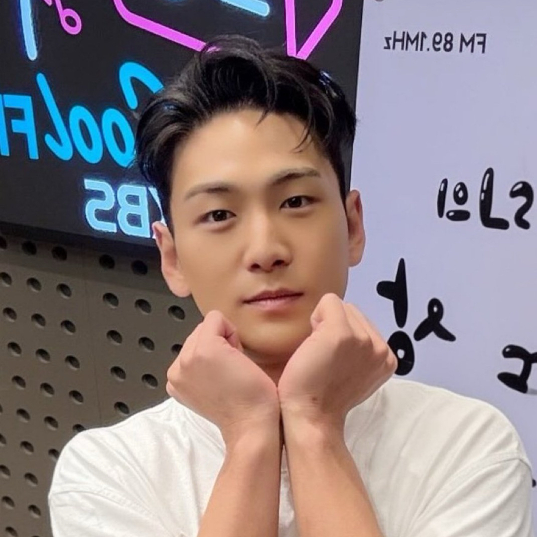 Behind-the-scenes cut of Baekho