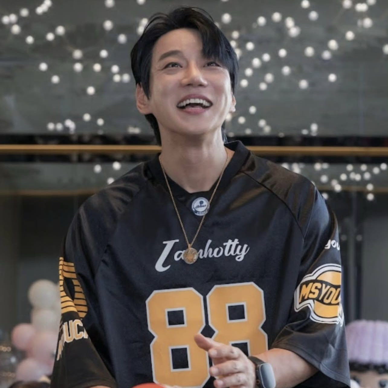 A moment captured by Hwang Chiyeol's fan