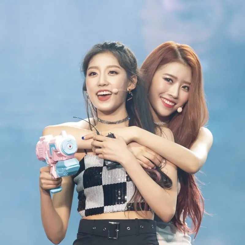 Recent activity shot of Lee Miju (Lovelyz)