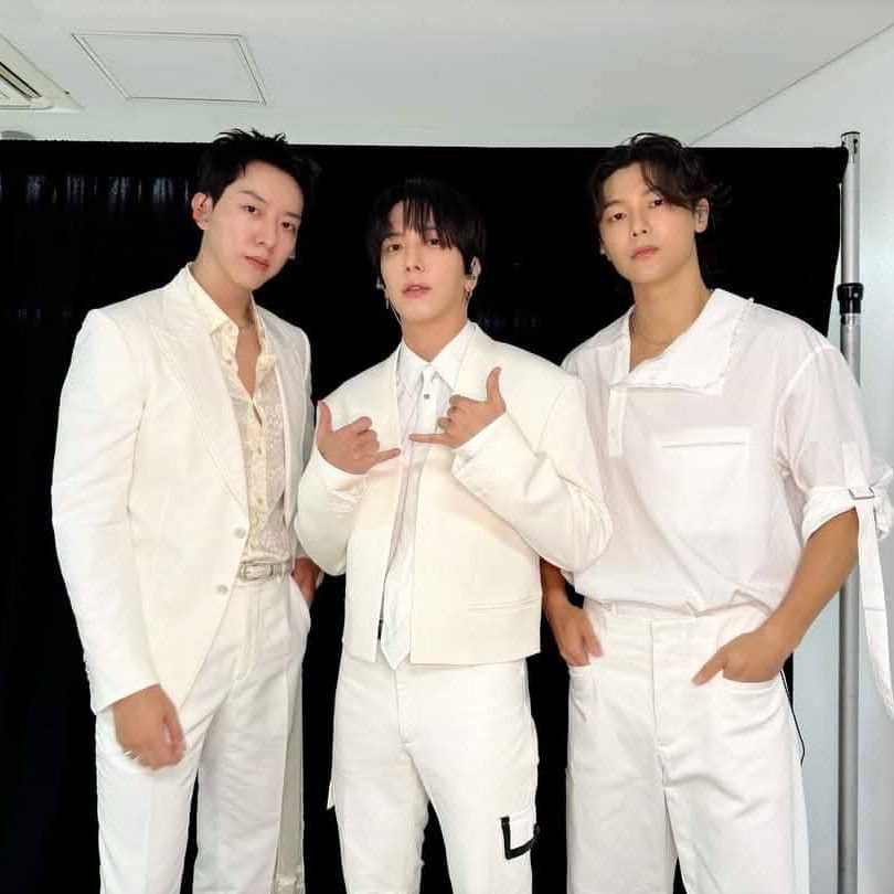 A moment captured by CNBLUE's fan