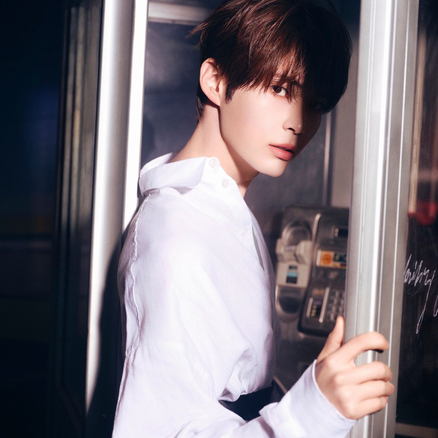 Behind-the-scenes cut of Sung Hanbin (ZEROBASEONE)