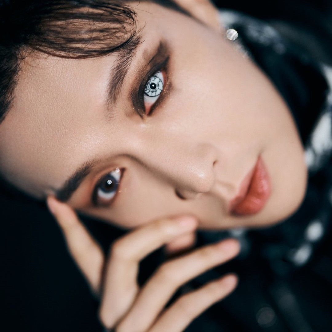 Latest photo of Lay (EXO)