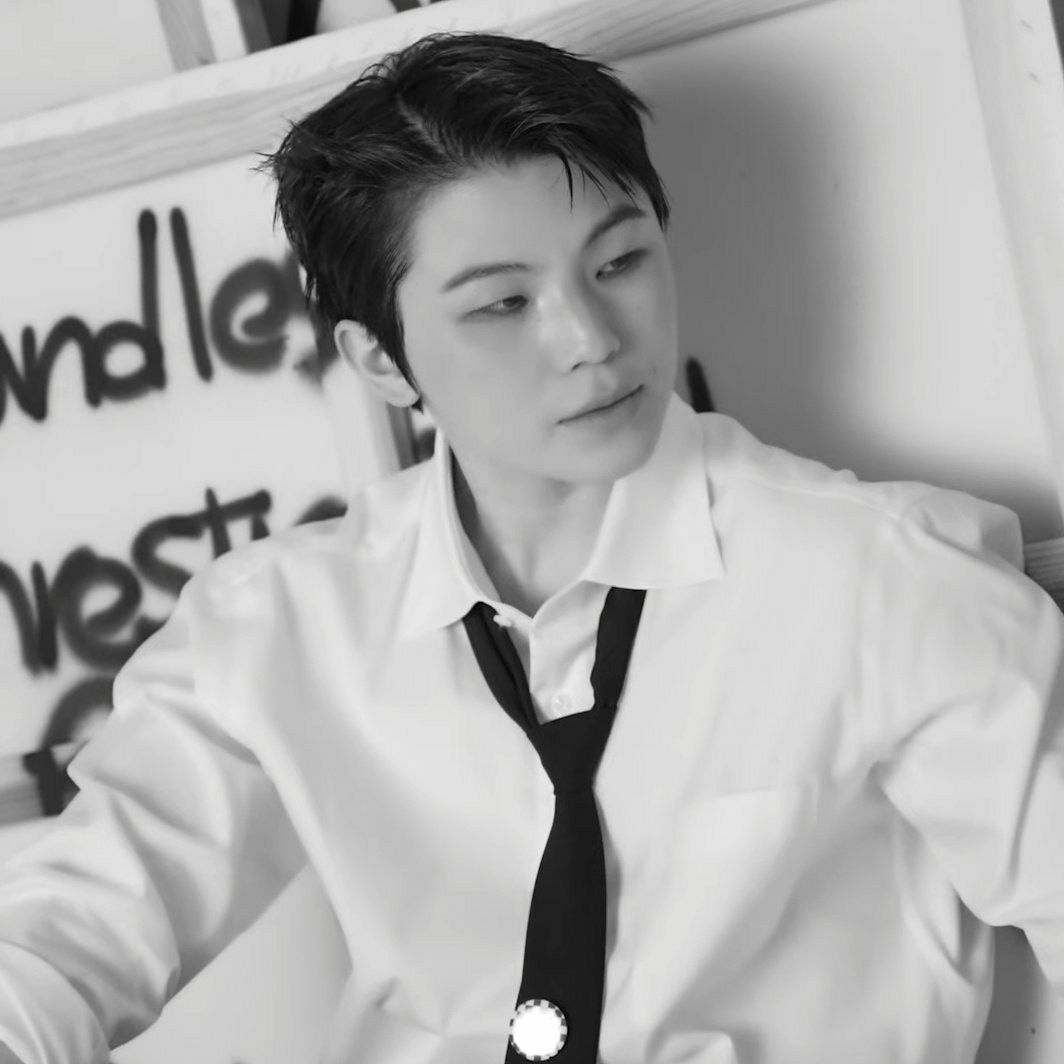 A moment captured by Woozi (SEVENTEEN)'s fan