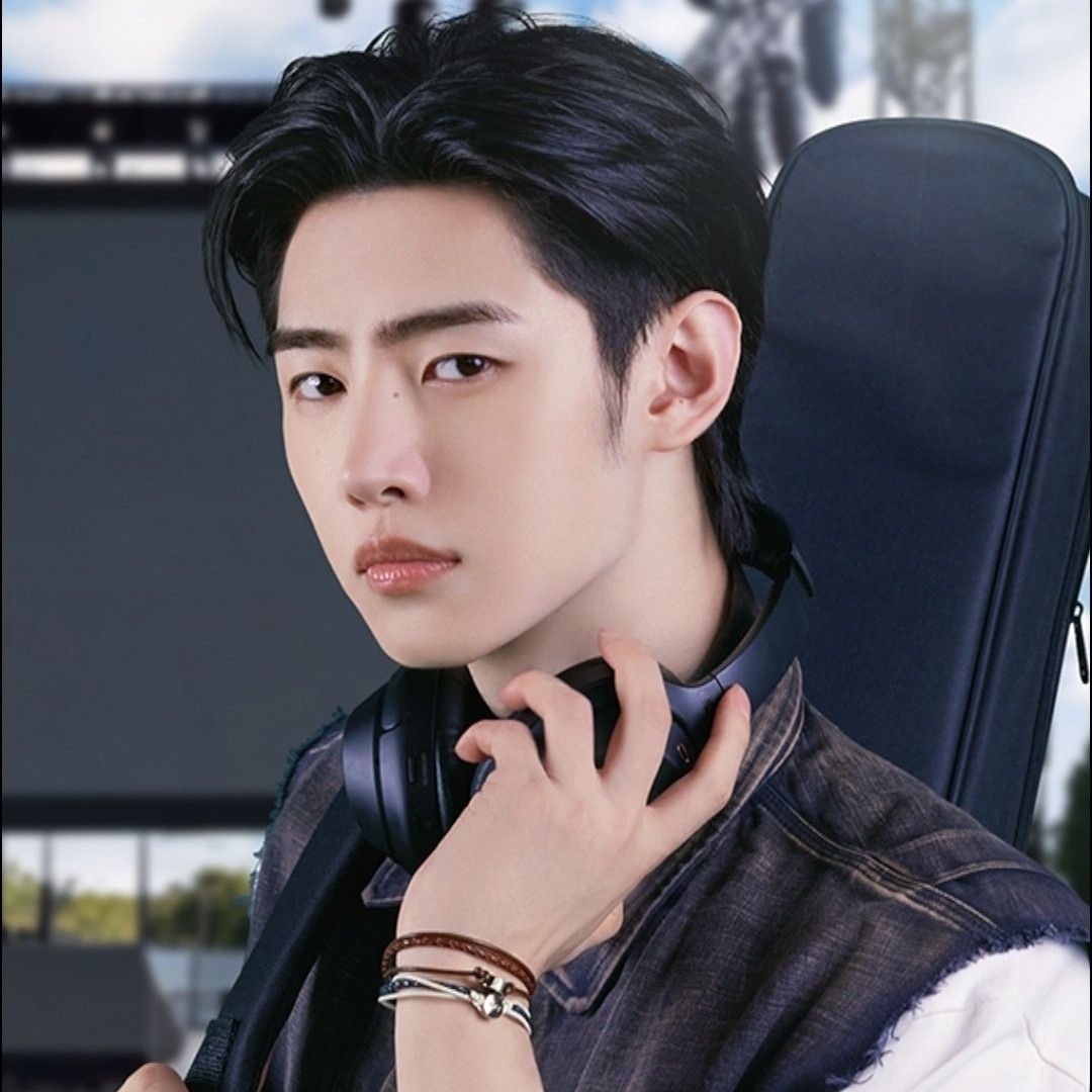 成训 (ENHYPEN)的最新活动照片