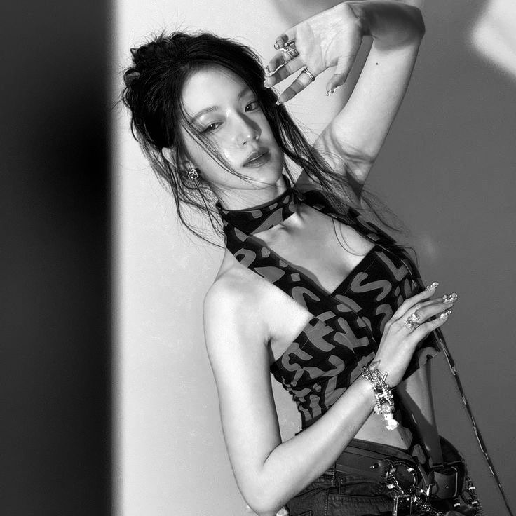 Foto aktivitas terbaru Chaeryeong (ITZY)