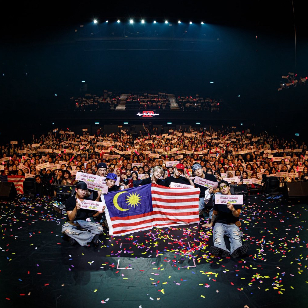 A moment captured by JAY (iKON)'s fan
