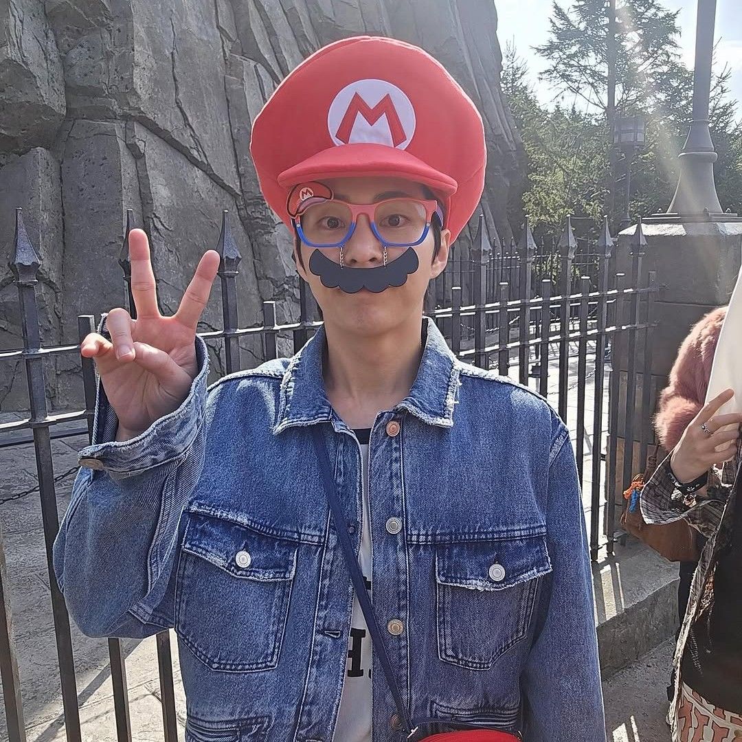 Behind-the-scenes cut of Xiumin (EXO)
