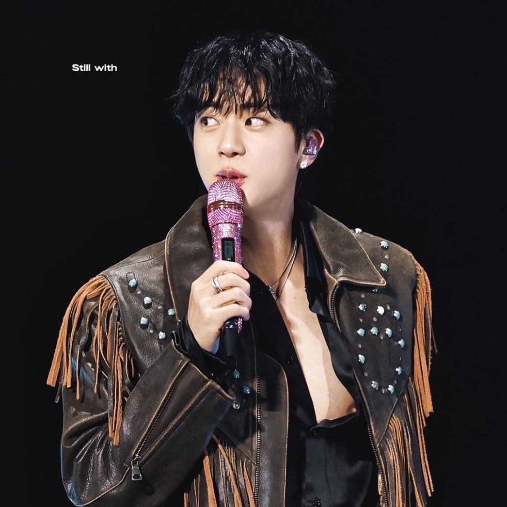 Foto aktivitas terbaru Jin (BTS)