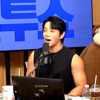 A moment captured by Hwang Chiyeol's fan