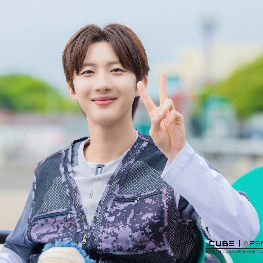 Behind-the-scenes cut of Hui (PENTAGON)