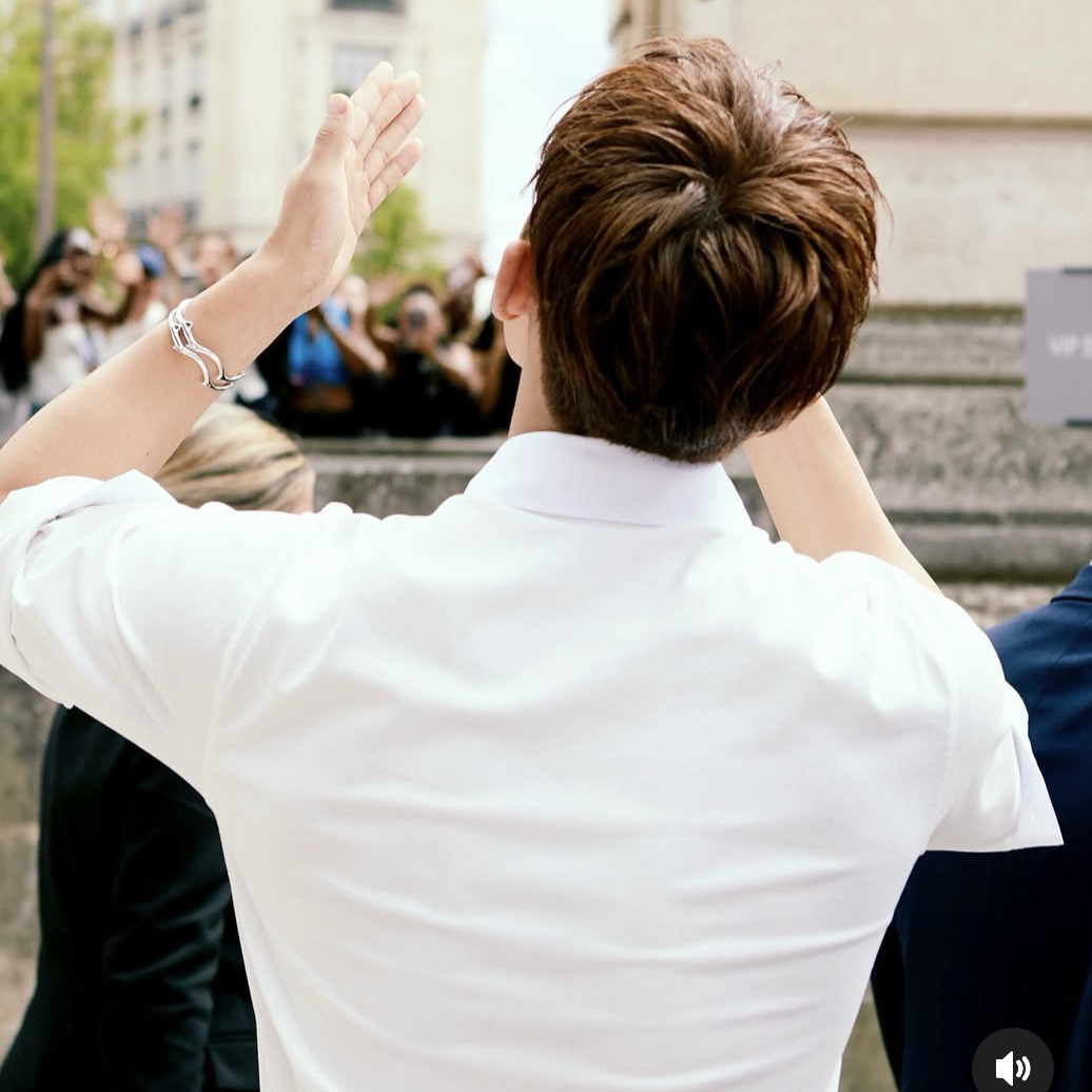 A moment captured by Mingyu (SEVENTEEN)'s fan