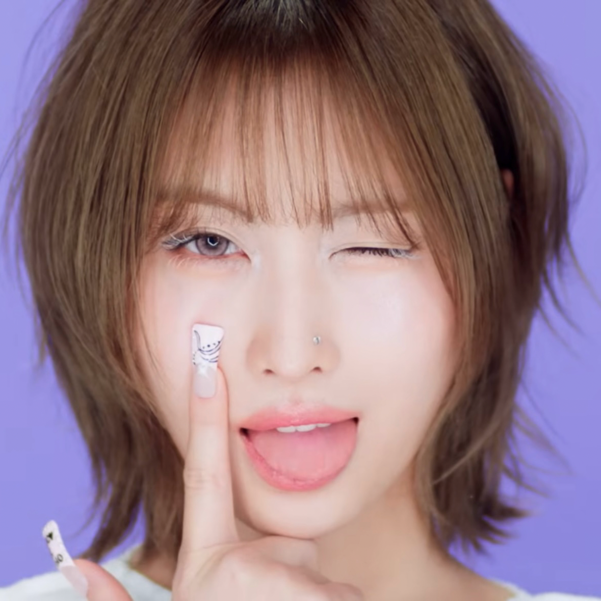 Behind-the-scenes cut of Momo (TWICE)