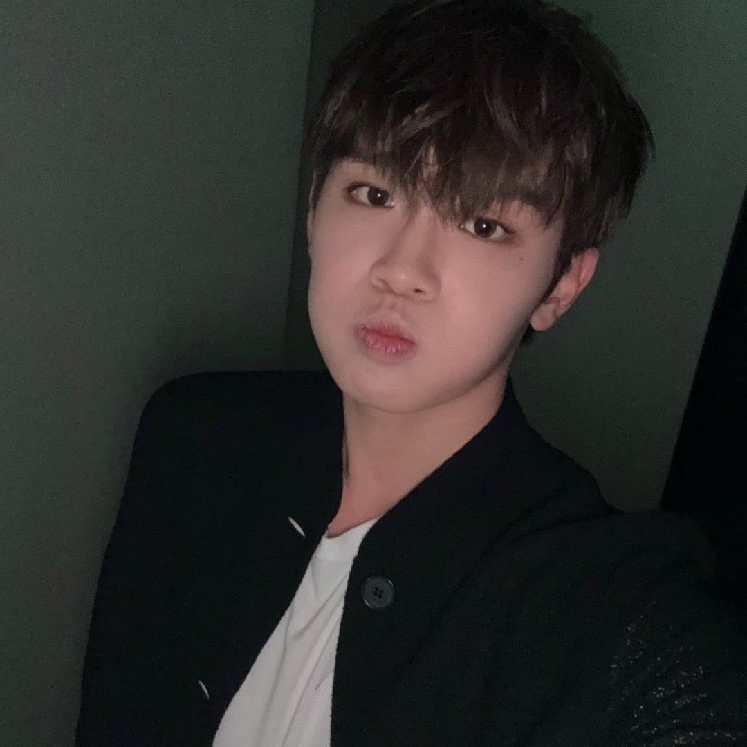 Latest photo of Kim Taerae (ZEROBASEONE)