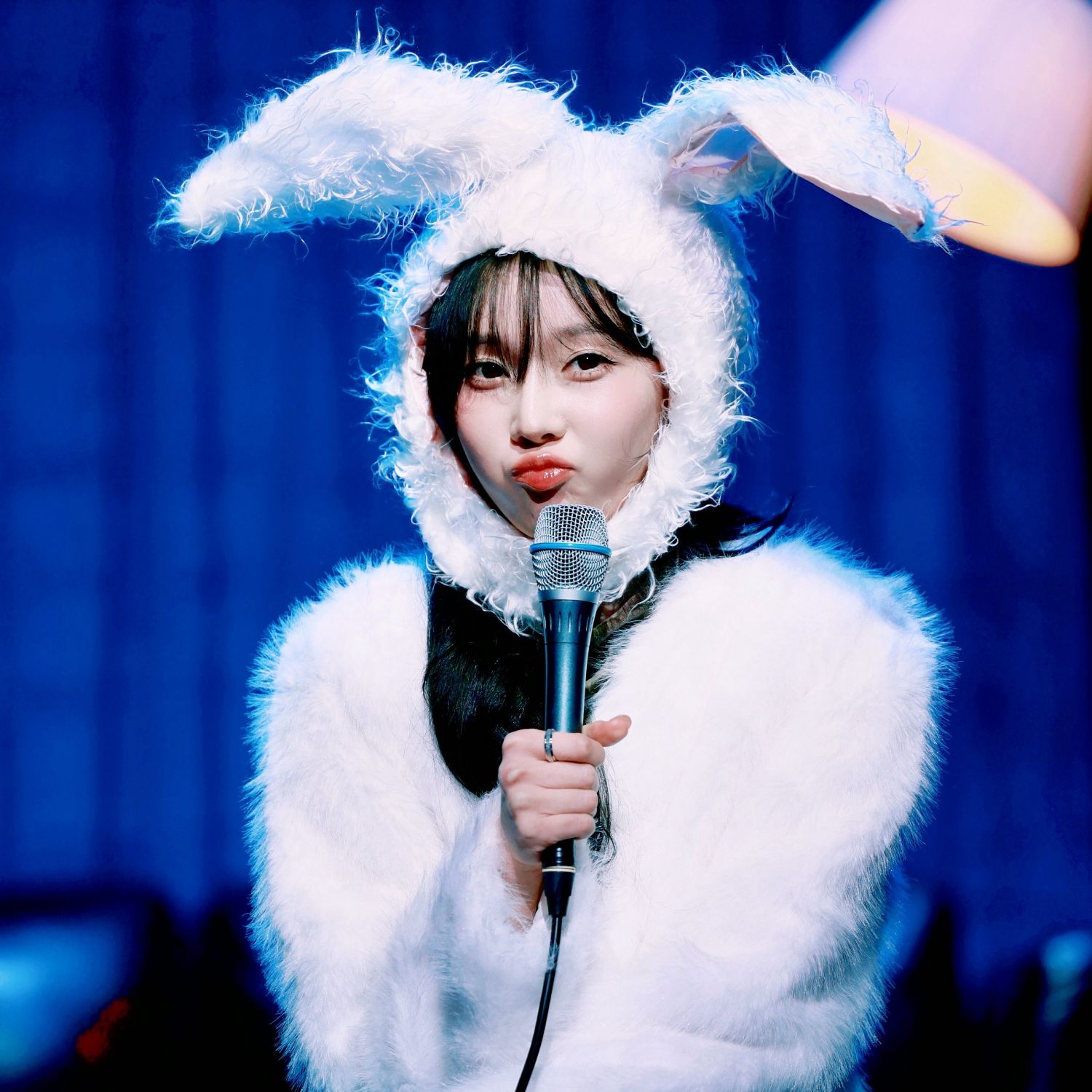 Recent activity shot of Winter (aespa)