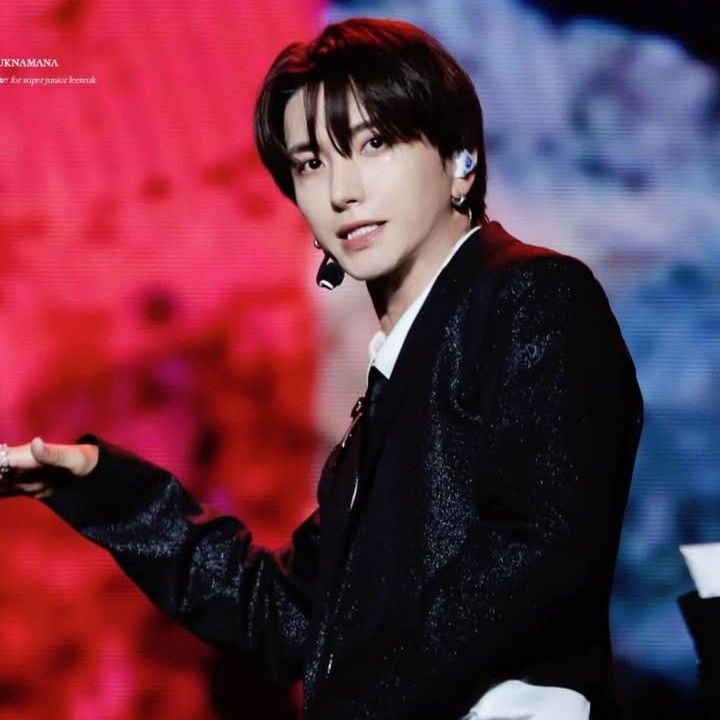 Behind-the-scenes cut of Leeteuk (Super Junior)