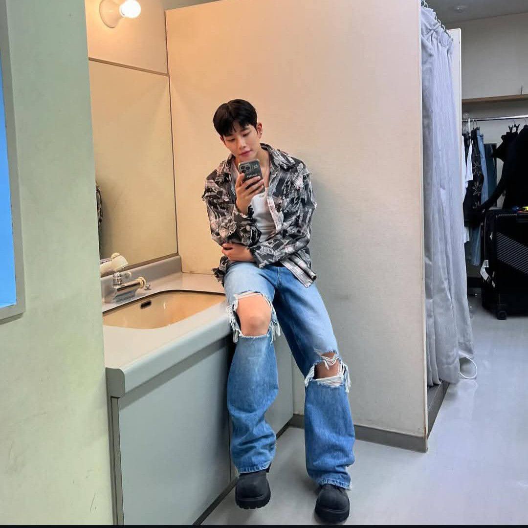 Behind-the-scenes cut of MJ (ASTRO)