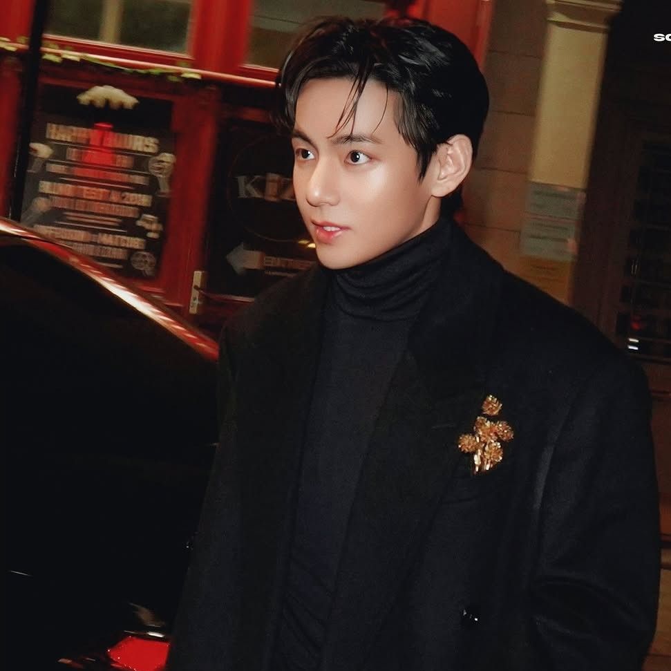 뷔 (방탄소년단)의 비하인드 컷