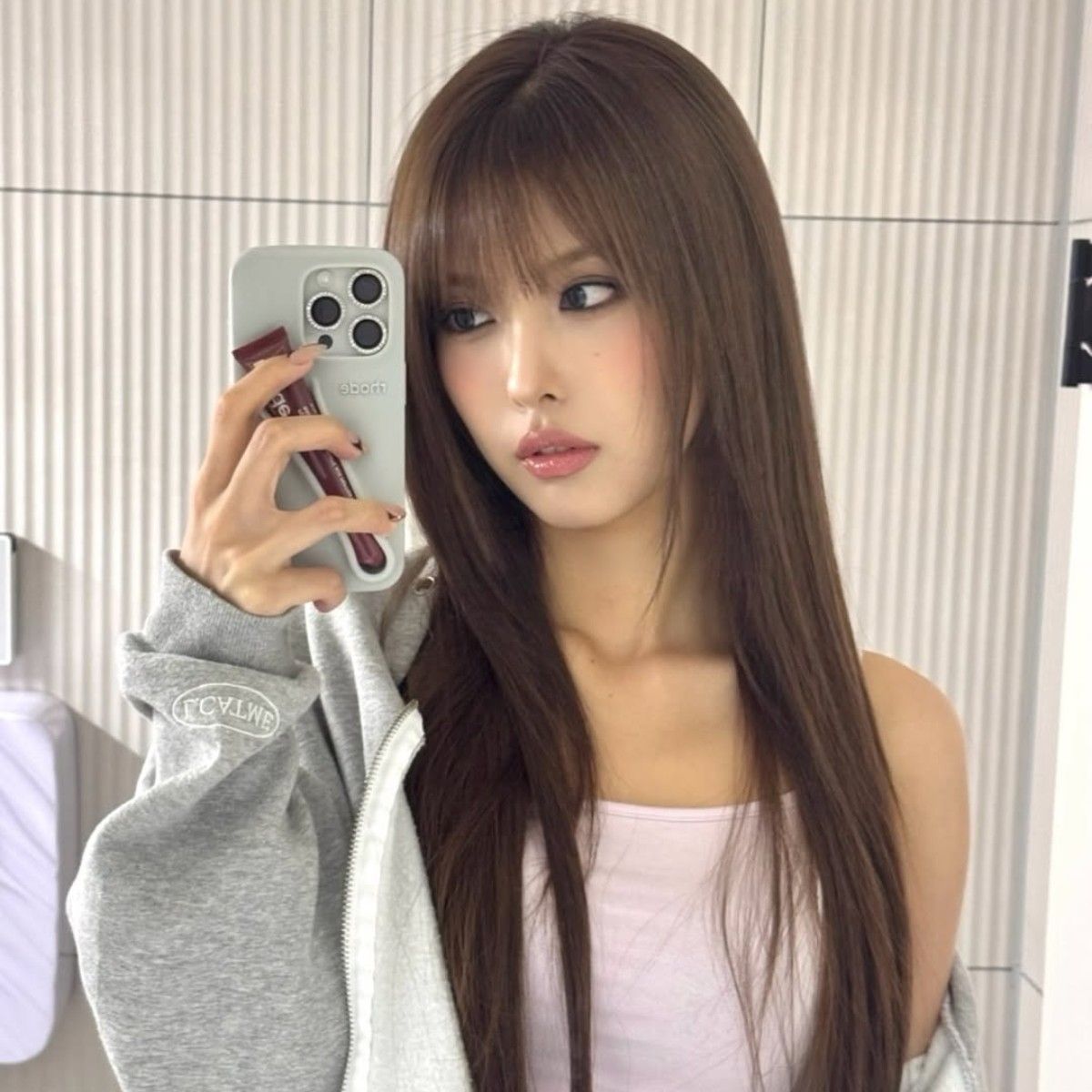 Behind-the-scenes cut of MOMOLAND
