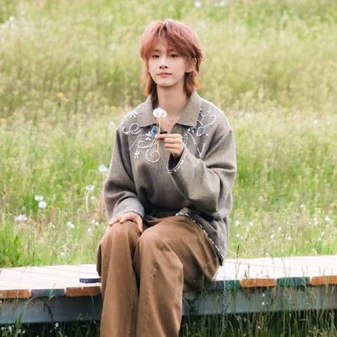 A moment captured by Hu Yetao (NexT1DE)'s fan