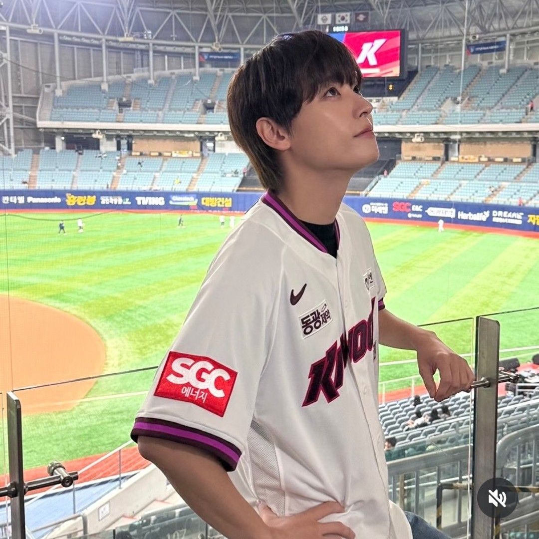 Latest photo of Inseong (SF9)