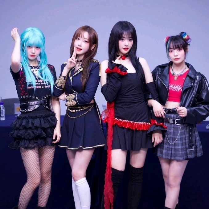 Recent activity shot of QWER