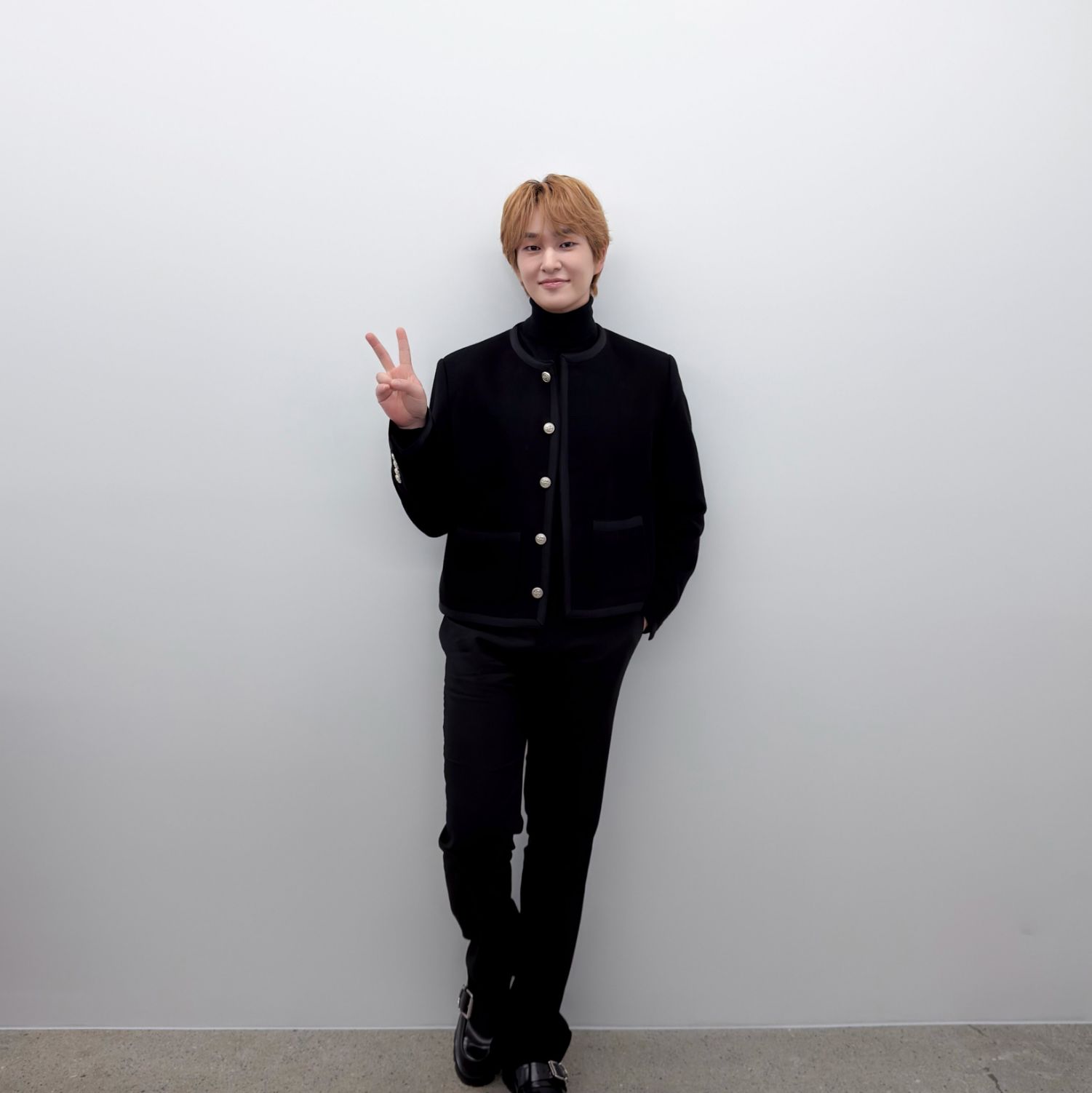 Recent activity shot of Onew (SHINee)