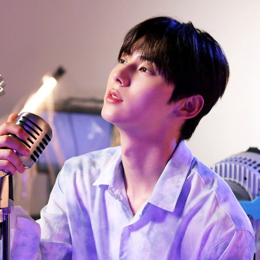 황민현의 비하인드 컷
